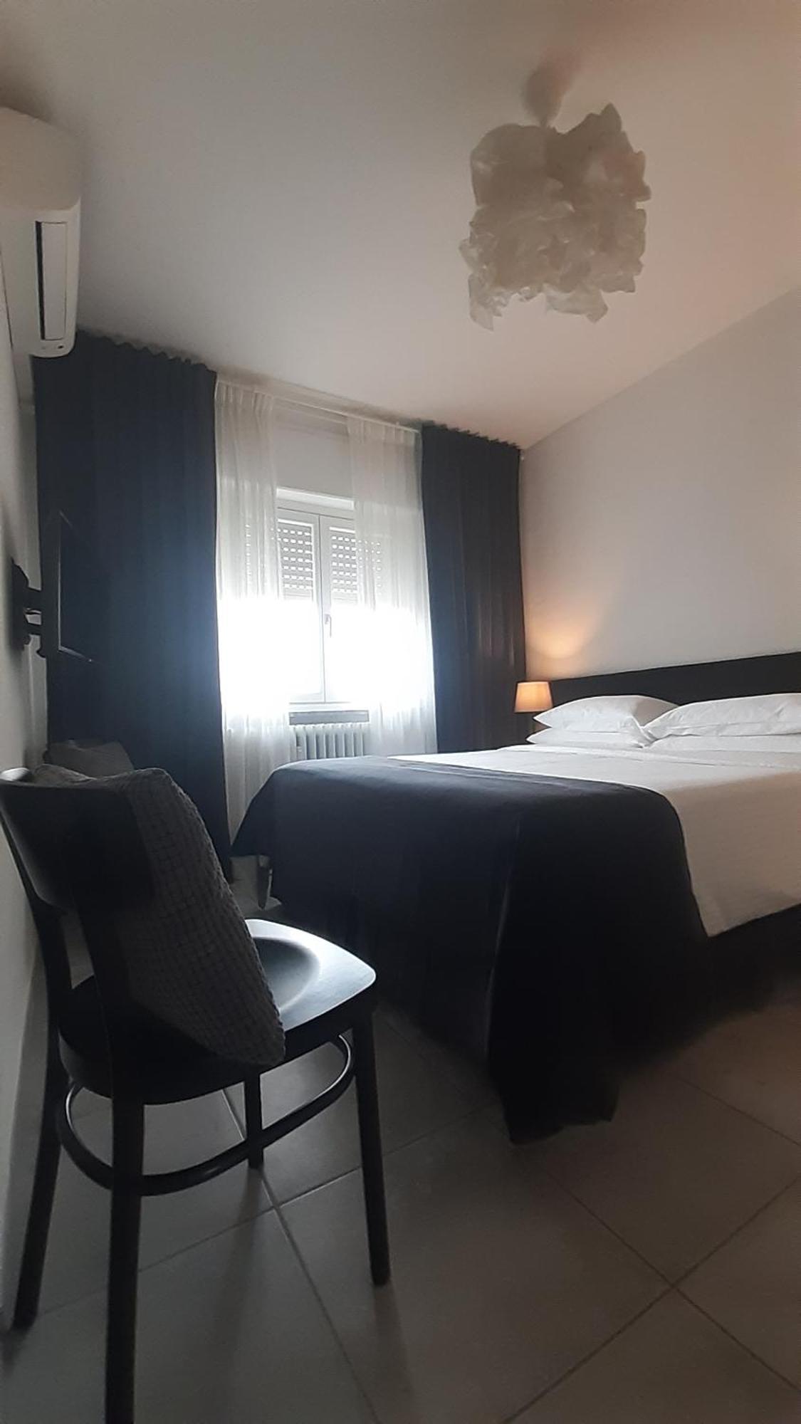 Hotel La Duchessa à Alba  Extérieur photo